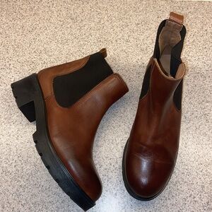 Enzo Tesoti Chelsea Pull On Ankle Boots with Lug Soles in Cognac